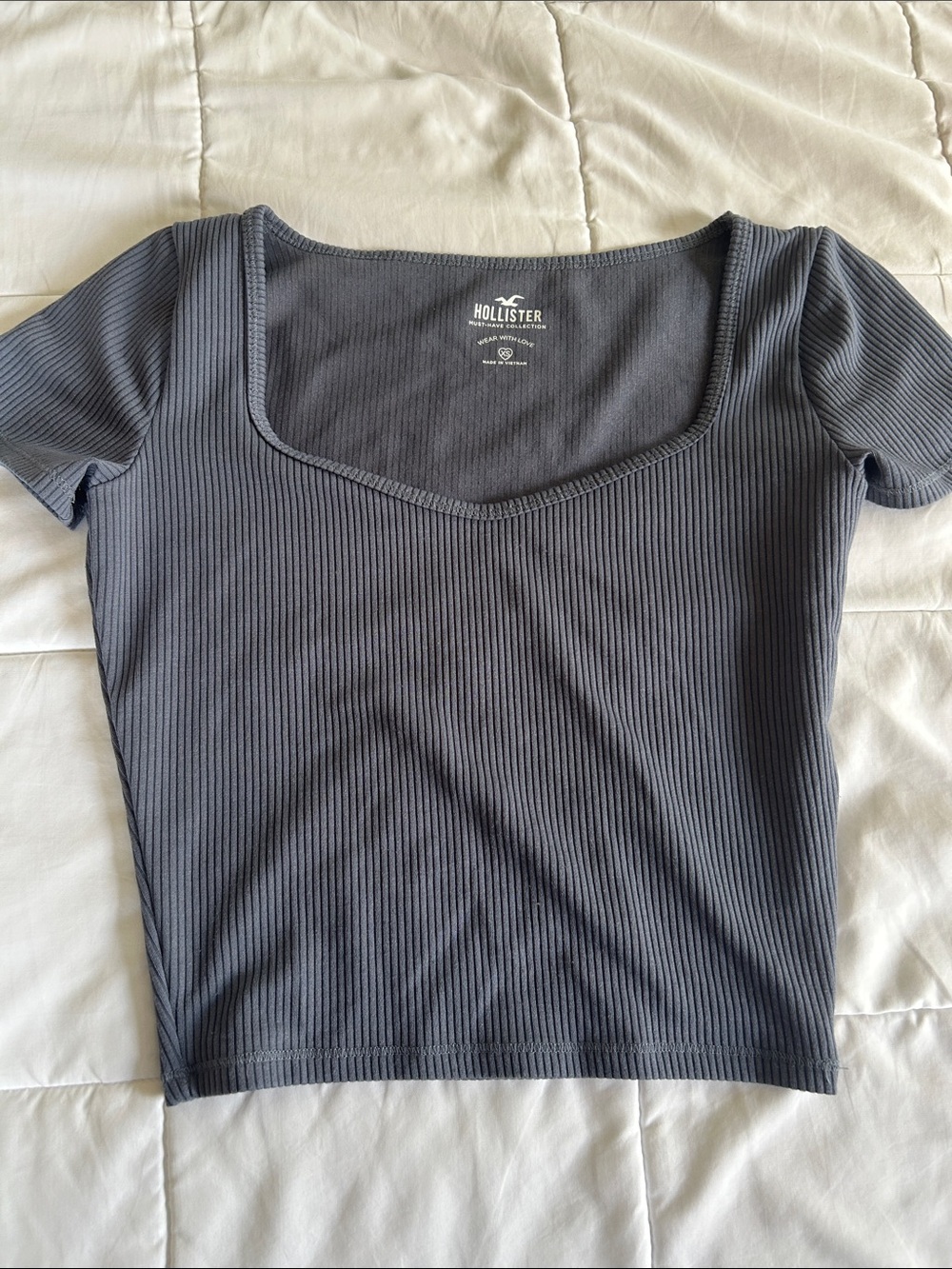 Hollister Ribbed Scoop-Neck Short Sleeve Crop Top — Charcoal/Navy